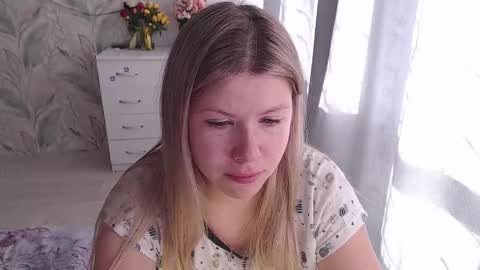 Snapshot of melissa__ray chatting on October 28, 6:50 am Melissa Ray online show from October 28, 6:50 am