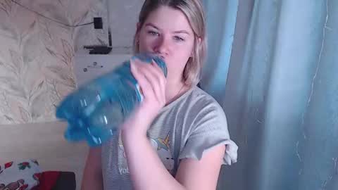 Snapshot of melissa__ray chatting on November 13, 10:14 am Melissa Ray online show from November 13, 10:14 am