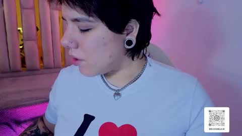 Snapshot of melissa_adamsxxx chatting on December 14, 7:18 pm Lissa online show from December 14, 7:18 pm