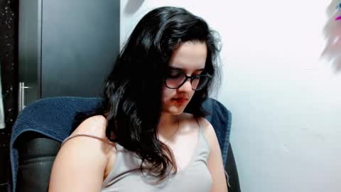 Snapshot of melissa_and_dany chatting on March 2, 11:42 pm Melissas Corner online show from March 2, 11:42 pm