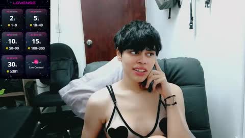 Snapshot of melissa_and_dany chatting on October 8, 7:11 pm Melissas Corner online show from October 8, 7:11 pm