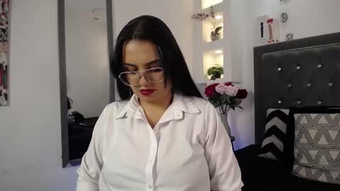 Snapshot of melissa_rhodes chatting on December 19, 9:55 pm Melissa online show from December 19, 9:55 pm