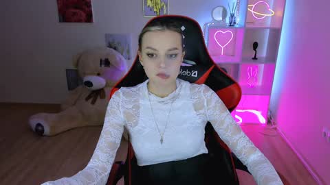 Melissa online show from February 3, 11:26 pm