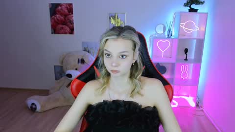 Melissa online show from February 5, 4:25 pm