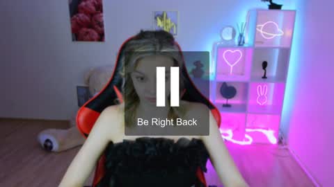 Melissa online show from February 5, 7:31 pm