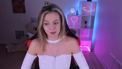 Melissa online show from February 20, 8:36 pm