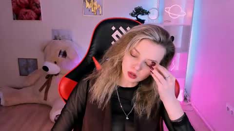 Melissa online show from March 5, 10:32 pm