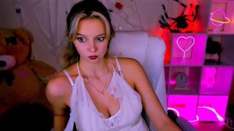 Melissa online show from October 28, 2:31 pm