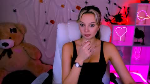 Melissa online show from November 1, 8:38 am