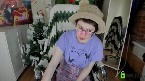 Melissa online show from December 18, 8:59 pm