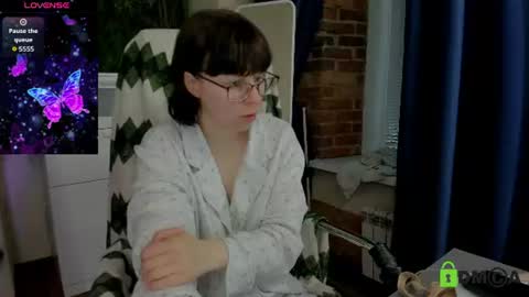 Snapshot of melissa_wells chatting on July 2, 3:23 am Melissa online show from July 2, 3:23 am