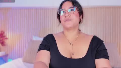 M E L I S S A  online show from June 13, 12:03 pm