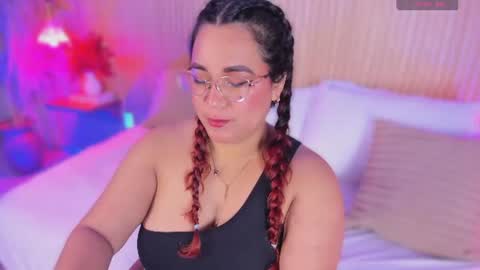 M E L I S S A  online show from June 18, 12:09 pm