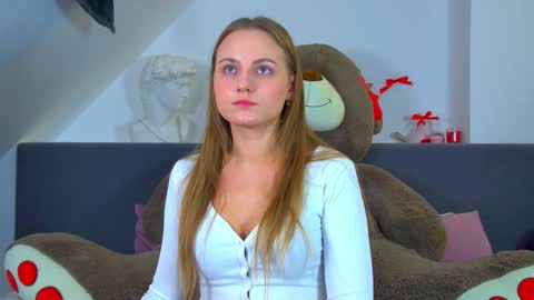 Snapshot of melissamelrey chatting on October 22, 10:37 am MelissaBerry online show from October 22, 10:37 am