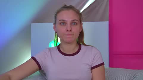 MelissaBerry online show from July 10, 8:29 am