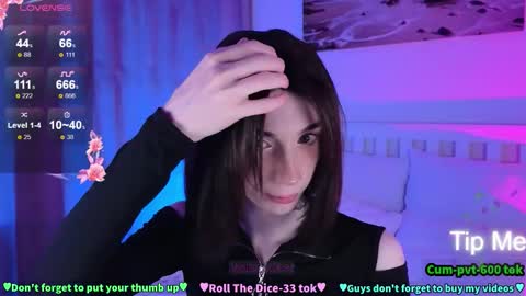 Snapshot of melissaober chatting on December 5, 7:28 am Melissa or abbreviated Mel or Lis online show from December 5, 7:28 am