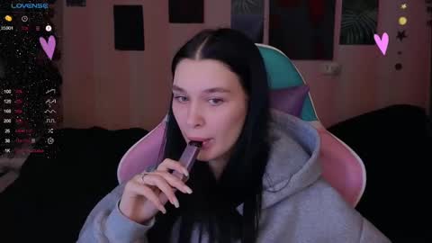 Snapshot of mella_freya chatting on January 19, 9:45 pm Freya IM NONUDE online show from January 19, 9:45 pm