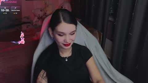 Snapshot of mella_freya chatting on December 21, 11:12 pm Freya IM NONUDE online show from December 21, 11:12 pm