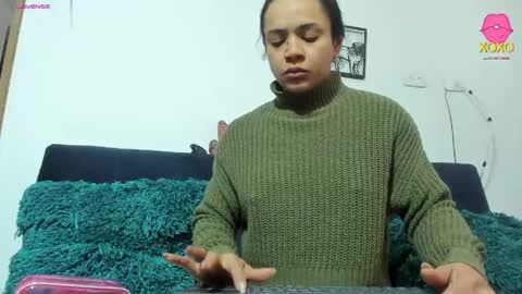 Snapshot of mellanie33 chatting on June 8, 12:49 pm mellanie online show from June 8, 12:49 pm