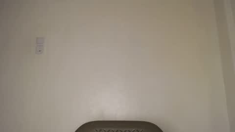 Snapshot of mellanin_pretty_ chatting on December 12, 1:43 am . online show from December 12, 1:43 am