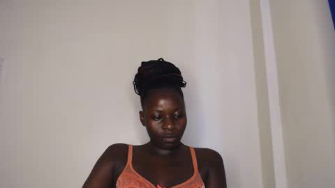 Snapshot of mellanin_pretty_ chatting on December 22, 9:11 am . online show from December 22, 9:11 am