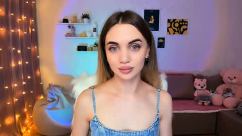 Tessa online show from December 22, 1:45 am