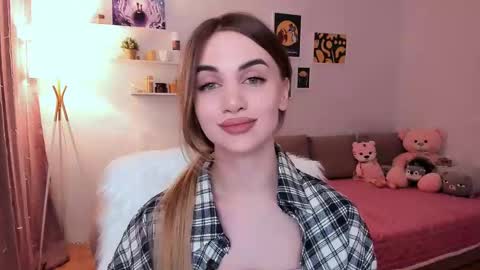 Tessa online show from March 6, 9:42 pm