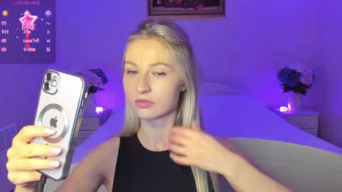 Snapshot of mellina_tey chatting on November 19, 6:30 pm Mellina online show from November 19, 6:30 pm