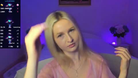 Snapshot of mellina_tey chatting on December 2, 7:09 pm Mellina online show from December 2, 7:09 pm