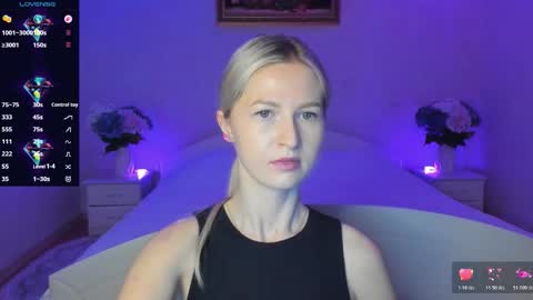 Snapshot of mellina_tey chatting on December 4, 8:39 pm Mellina online show from December 4, 8:39 pm