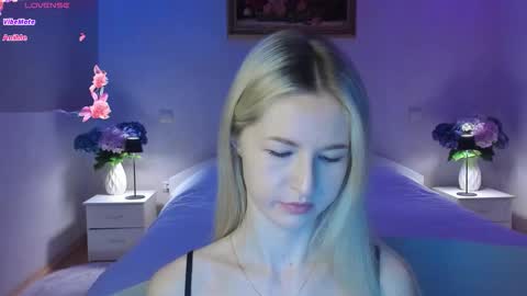 Mellina online show from March 14, 9:31 pm