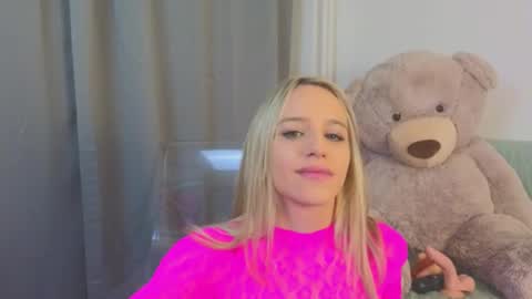 Snapshot of mellisakim chatting on November 21, 7:56 pm Mellisa online show from November 21, 7:56 pm