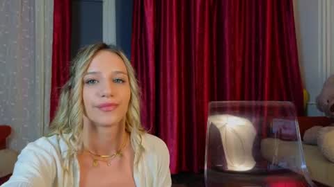 Snapshot of mellisakim chatting on June 25, 11:20 pm Mellisa online show from June 25, 11:20 pm
