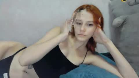 Snapshot of mellisamaxwell chatting on December 16, 11:12 am Mellisa online show from December 16, 11:12 am