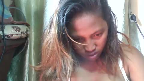 Snapshot of mellissia02 chatting on November 13, 5:28 am mellissa online show from November 13, 5:28 am