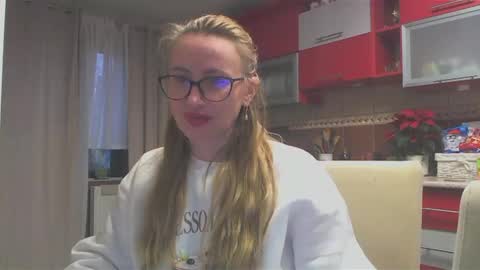 Snapshot of melly_rosey chatting on December 6, 1:55 pm Melly online show from December 6, 1:55 pm