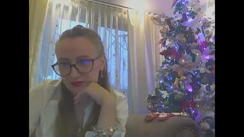 Snapshot of melly_rosey chatting on December 9, 7:39 am Melly online show from December 9, 7:39 am