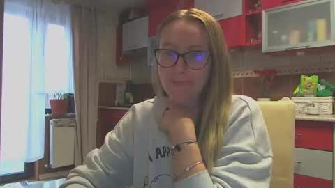 Snapshot of melly_rosey chatting on February 27, 7:55 am Melly online show from February 27, 7:55 am