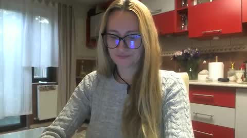 Snapshot of melly_rosey chatting on September 30, 7:02 am Melly online show from September 30, 7:02 am