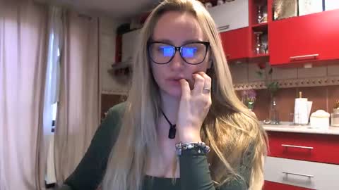 Melly online show from March 6, 7:27 am