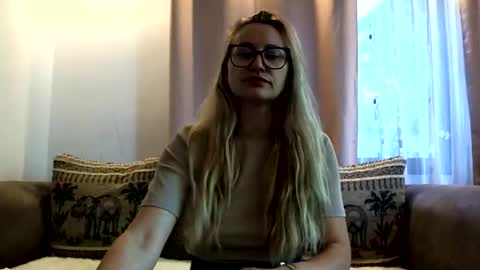 Melly online show from June 11, 6:00 am