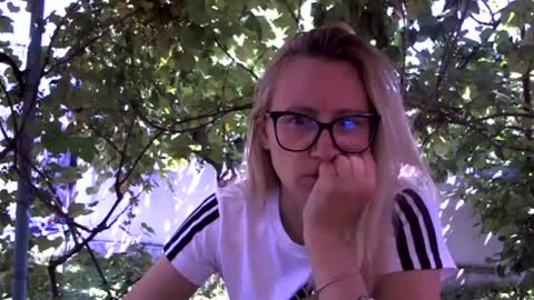 Snapshot of melly_rosey chatting on July 11, 8:50 am Melly online show from July 11, 8:50 am