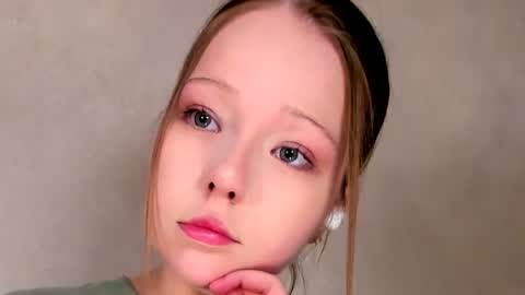 MelMooon online show from June 16, 8:44 pm