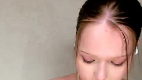 MelMooon online show from June 26, 11:31 pm