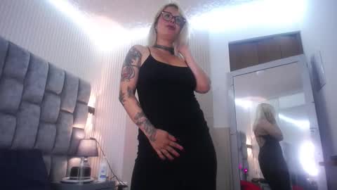 Snapshot of melo_deborah chatting on February 22, 8:18 pm Debora online show from February 22, 8:18 pm