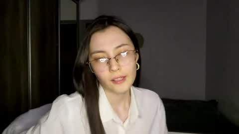 Snapshot of melodeehayden chatting on June 2, 3:58 pm Nika online show from June 2, 3:58 pm