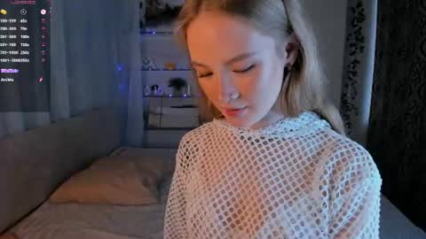melodievejar online show from June 11, 4:21 am