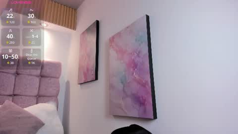 Snapshot of melodiroux_ chatting on June 12, 1:10 pm Melodi online show from June 12, 1:10 pm