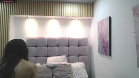 Snapshot of melodiroux_ chatting on July 16, 12:55 pm Melodi online show from July 16, 12:55 pm