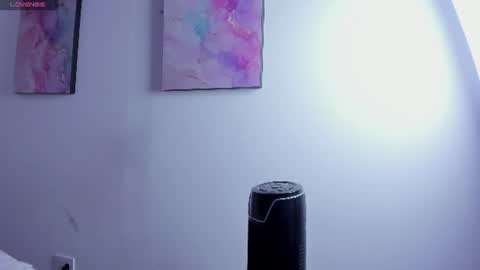 Snapshot of melodiroux_ chatting on July 17, 12:45 pm Melodi online show from July 17, 12:45 pm